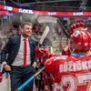 5. finále hokejové extraligy 2020/21, Třinec - Liberec: Třinecký trenér Václav Varaďa