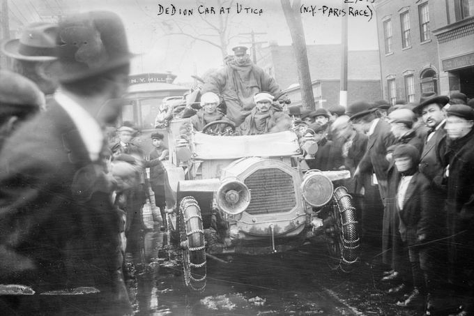 Auto Dedion v Utice v roce 1908.