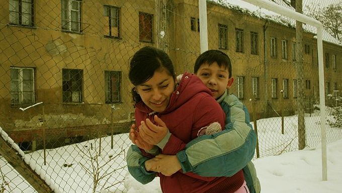 Romské děti se perou