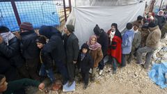 Syrští uprchlíci u hranice s Tureckem