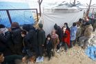 Syrští uprchlíci u hranice s Tureckem