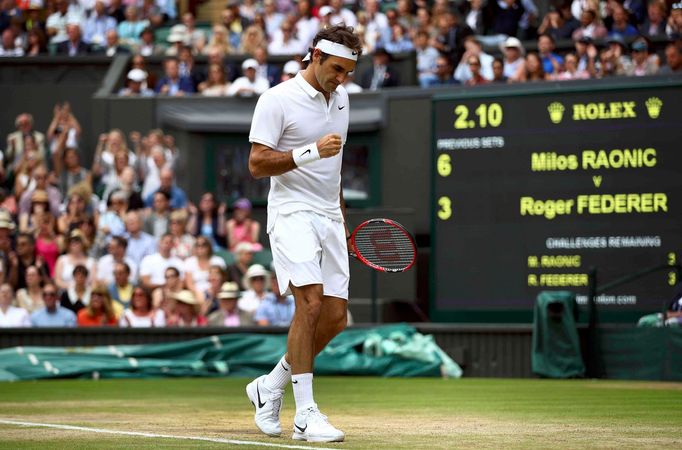 Roger Federer v semifinále Wimbledonu 2016.