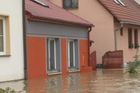 Banky: Na klienty postižené povodněmi budeme mírnější