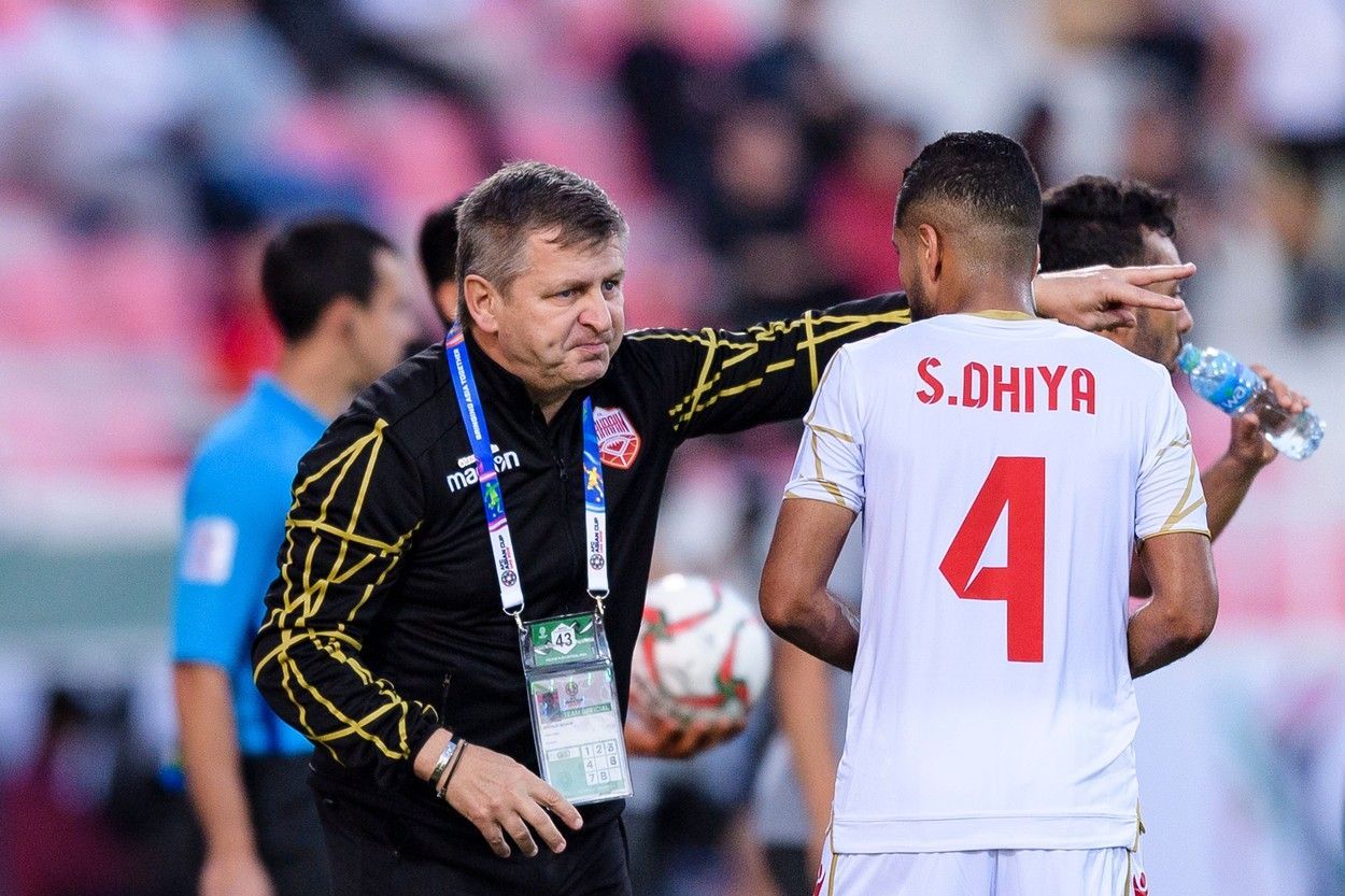 Miroslav Soukup jako trenér Bahrajnu v roce 2019