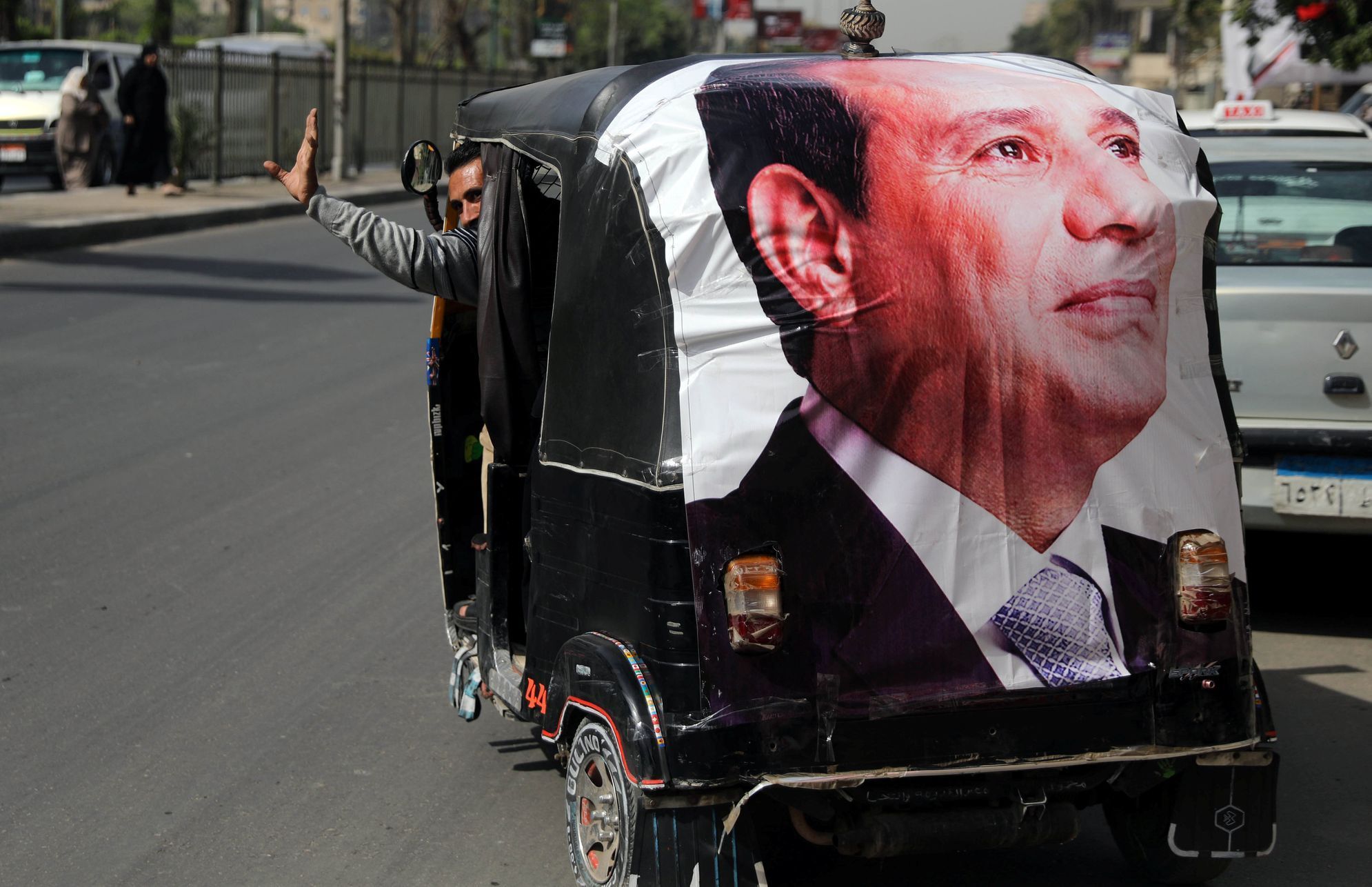 Prezidentské volby v Egyptě, na plakátu prezident Abdal Fattáh Sísí.
