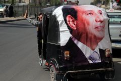 Egypťané hlasují v referendu o ústavních změnách, nejspíš posílí autoritářský režim