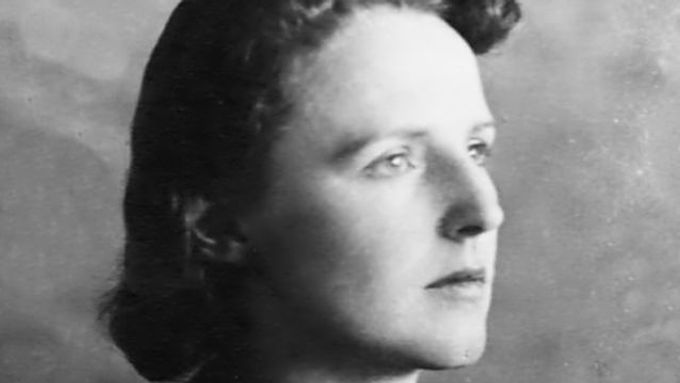 Odbojářka Irena Bernášková byla první českou ženou, kterou nacisté odsoudili k smrti. Konkrétně "pro přípravu velezrady" a "nadržování nepříteli".