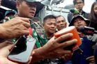 Potápěči našli druhou černou skříňku zříceného indonéského letounu Lion Air