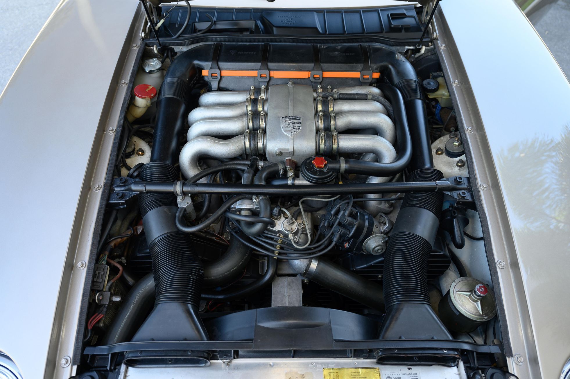 Porsche 928