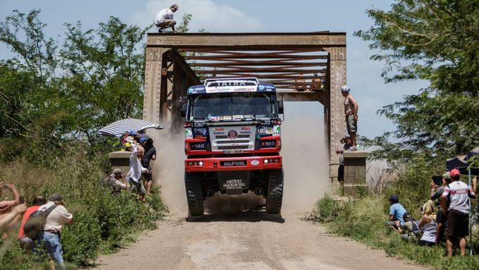 Martin Kolomý se svojí Tatrou "Fat Boy" na trati Rallye Dakar.