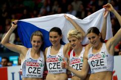 Stříbro po devíti letech. Ruský doping přinesl české atletické štafetě kov z MS