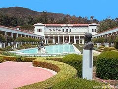 Honosná vila v Malibu hostí jednu z největších sbírek antického umění.