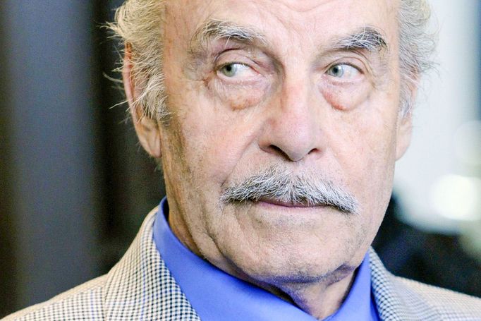 Josef Fritzl, který 24 let věznil a zneužíval svou dceru Elisabeth, byl 19. března 2009 odsouzen k doživotnímu vězení.