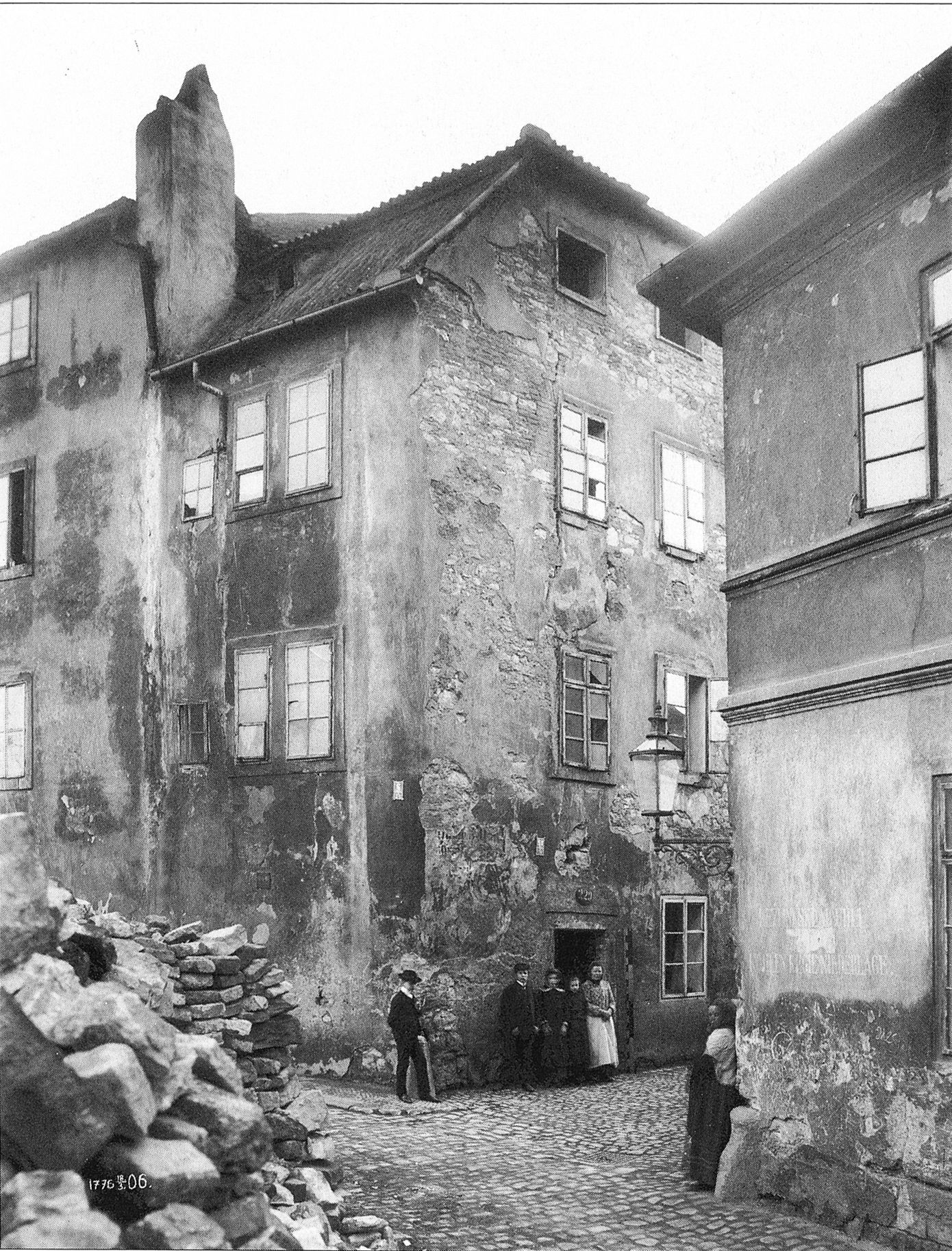 Kniha, Zmizelá Praha - Nevěstince a nevěstky, nevěstinec, prostituce, Stará Praha, Zmizelá Praha, Tenkrát, historie, podzim 2023