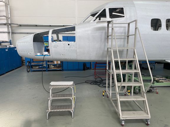 Zatímco "původní" stroje L 410 UVP-E20 mají krátký "čumák", tyto NG poznáte podle dlouhé špičky. 