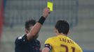 SL: Plzeň-Sparta: David Lafata dostává žlutou kartu - rozhodčí Jan Jílek