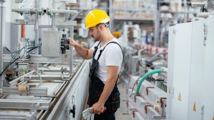 Komu stát dotuje investice: Kellnerovy firmy dostaly v krizi stamiliony na úlevách