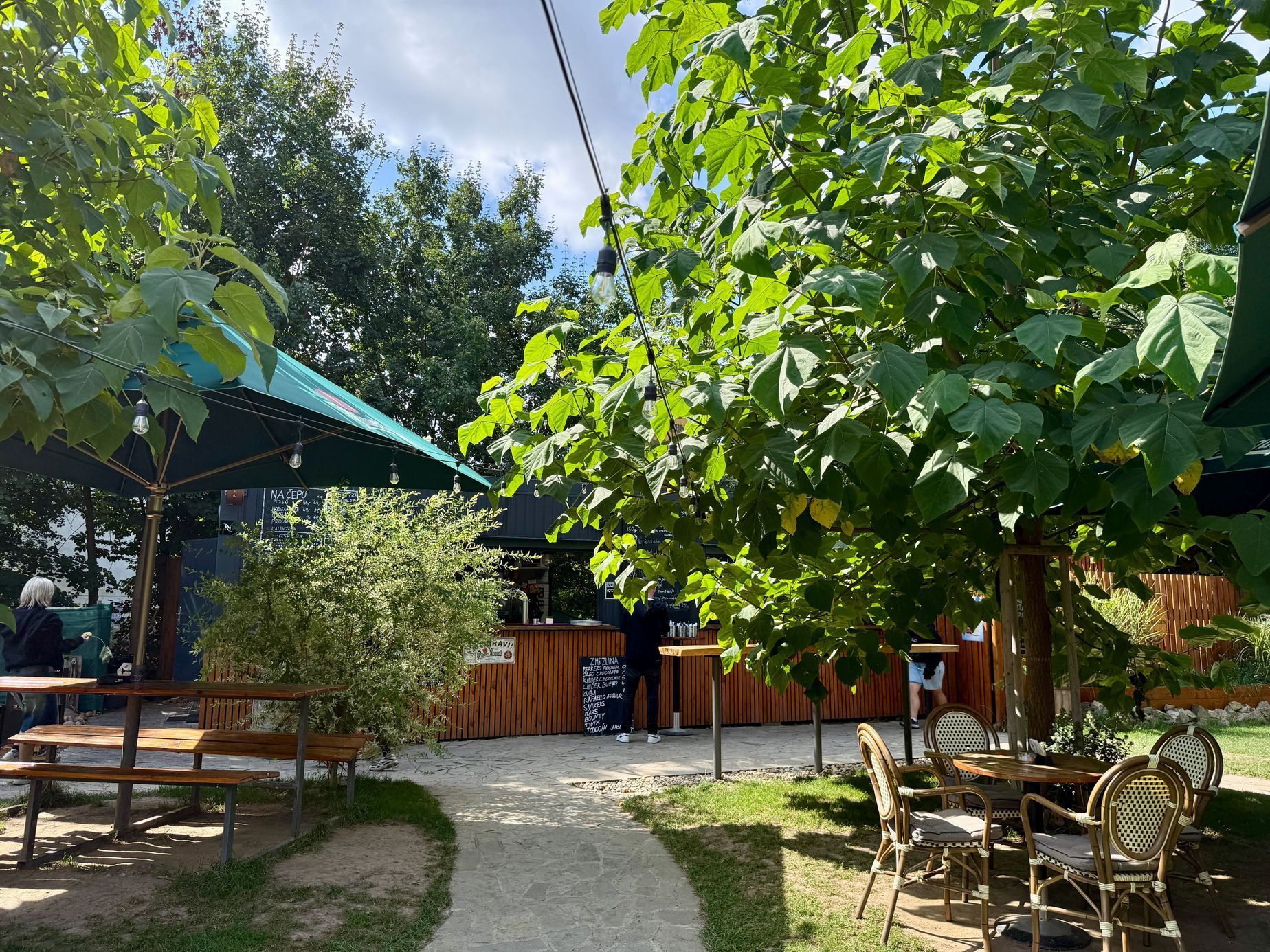 The Garden, bistro, jídlo, Srbsko, příroda, zahrada