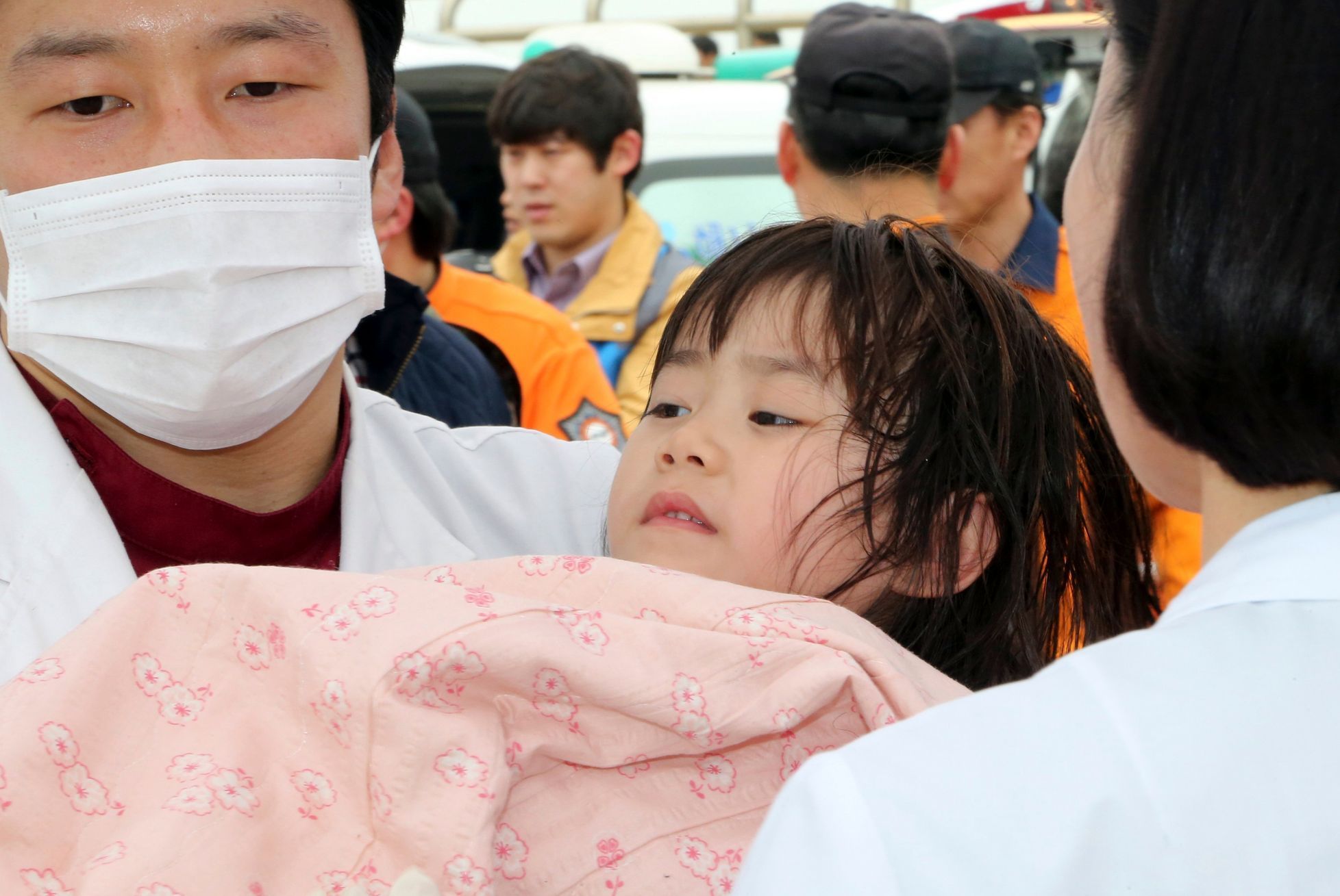 U Korejského poloostrova se potopil trajekt Sewol se 459 lidmi na palubě