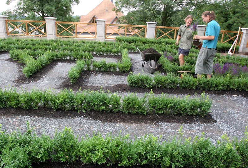 Bludiště a labyrinty v zámeckém parku v Loučni