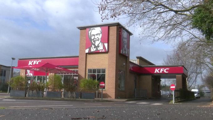 Byli byste při zavření KFC v klidu?