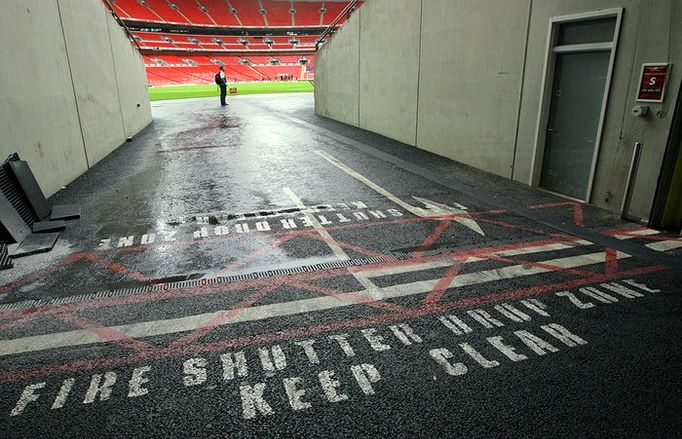 Přijet se tak dá až na samotnou hrací plochu stadionu.¨