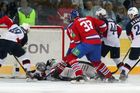 Sobotní večer, pražská Tipsport aréna, hlasitý slovenský kotel. Tak  vypadalo česko-slovenské derby mezi Lvem Praha a Slovanem Bratislava v KHL. Vy se na něj můžete podívat prostřednictvím našich fotografií.