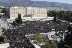 Zmatek v Řecku, Papandreu odložil očekávanou demisi