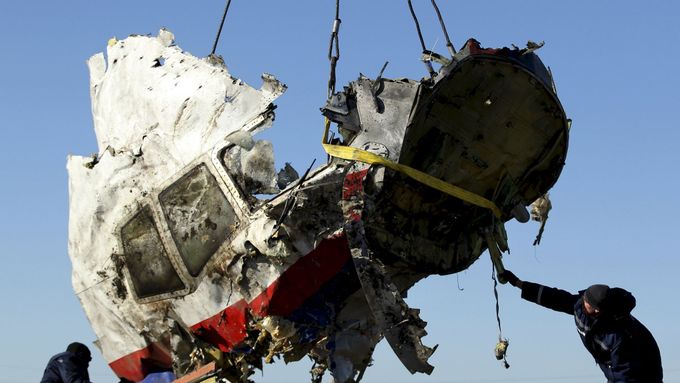Vrak malajsijského boingu MH17 sestřeleného loni v červenci na Ukrajině.