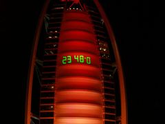 Takhle se odpočítávaly poslední minuty a vteřiny roku 2009 na slavném dubajském hotelu Búdrž al-Arab.