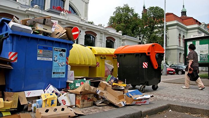 Praha osadila čidly už i kontejnery. Lidé v mobilu vidí, zda je v nich na odpad místo