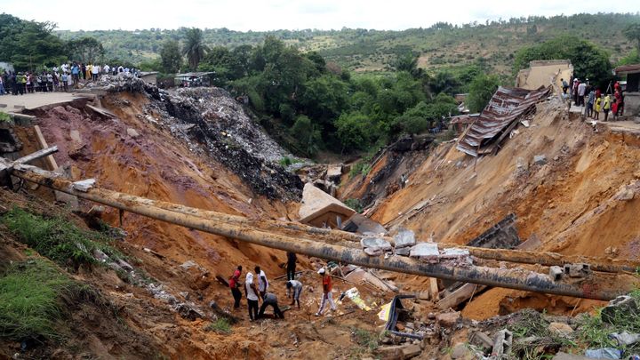 Sesuv půdy zabil na západě Súdánu tisíc lidí, uvedli ozbrojenci; Zdroj foto: Reuters
