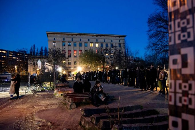 Do klubu Berghain se dál stojí fronty, přestože čelí výzvám k bojkotu.