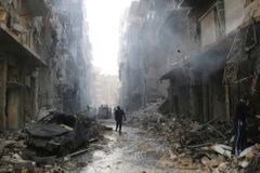 Vojenské letouny v Sýrii zaútočily na povstalce v Aleppu, 45 lidí přišlo o život