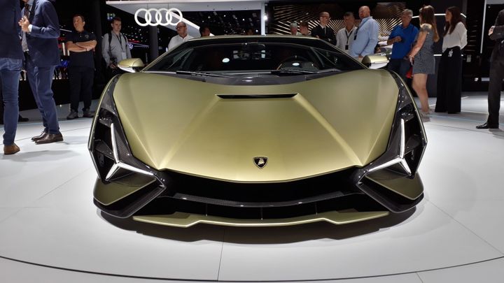 Přes 800 koní: Nejsilnější Lamborghini všech dob je hybridem bez baterií