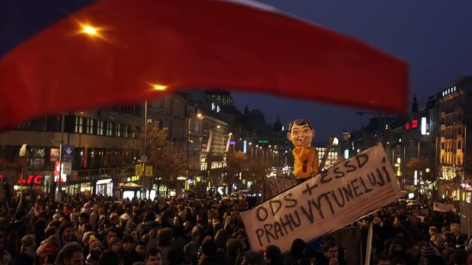 Demonstrace proti pražské velké koalici. Tunel (Blanka) však začal už předtím.