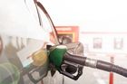 Pumpaři si nepřiměřeně zvýšili marže, tvrdí ministerstvo. Navrhuje regulaci cen paliv