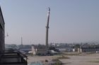 Video: Poslední památka na prostějovský OP padla. 25 kilogramů výbušnin odstřelilo vysoký komín