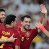 Španělští fotbalisté slaví gól během čtvrtfinálového utkání Španělska s Francií na Euru 2012