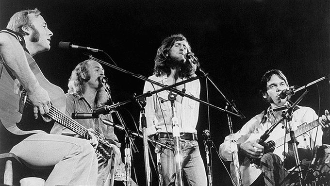 Skladba Wooden Ships, jak ji na Woodstocku hráli Crosby, Stills, Nash & Young.