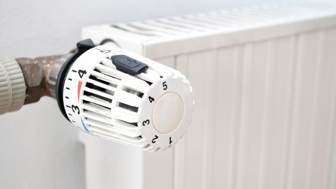 Už od roku 2007 musí být radiátory v domácnostech povinně osazeny regulačními ventily. Nyní přibyla další povinnost.