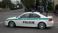 Ford Mondeo. Policie v roce 2004 představila veřejnosti 18 nově zakoupených Fordů Mondeo ST220 (tehdy špičkový model nejen své řady, ale i celého evropského Fordu). Policii a samotné výběrové řízení však tehdy kritizovala média kvůli drahé nadstandardní výbavě.