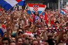 Zavřené obchody, speciální slevy pro fanoušky. Chorvaty pobláznil fotbal, u moře jim fandí i Češi