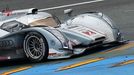 Britain's Allan McNish drives his Audi R18 E-Tron Quattro Number 2 during the Le Mans 24-hour sportscar race in Le Mans, central France June 23, 2013. REUTERS/Regis Duvig