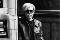 Washington ukazuje, jak Andy Warhol maloval bulvár