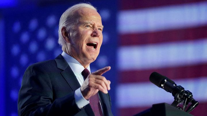 Biden by měl odstoupit z voleb, aby posloužil zemi, píše významný deník USA
