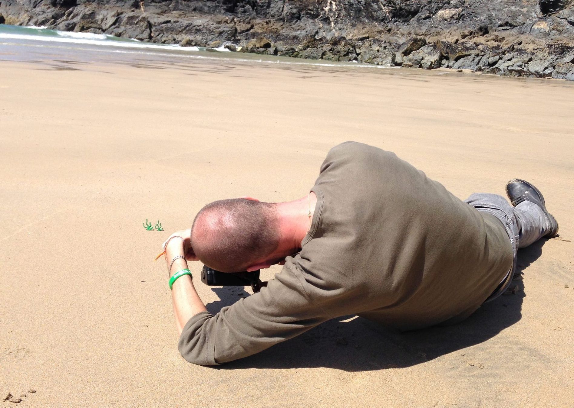 Moře vyplavuje hračky Lego