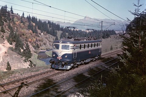 Lokomotiva Škoda 12E Bobina