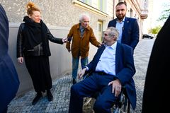 Zeman otevřel svou novou kancelář v Praze. Pracovat bude jednou týdně