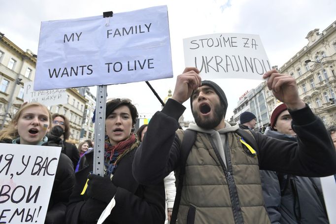 Demonstrace na podporu Ukrajiny, kterou na Václavském náměstí uspořádalo hnutí Milion chvilek pro demokracii.